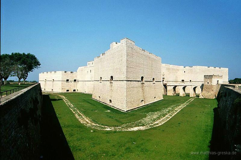 apulien_06_barletta.jpg - Barletta: Normannische Festung