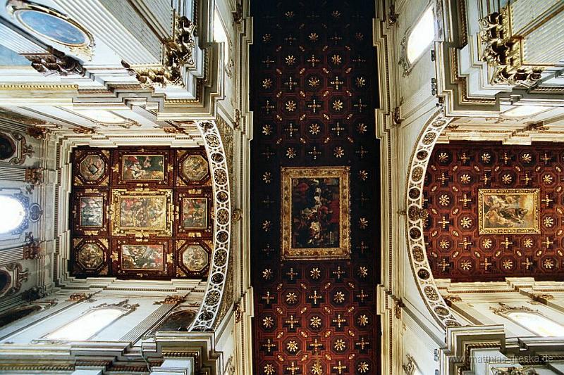 apulien_43_lecce_dom.jpg - Innenansicht des Doms von Lecce