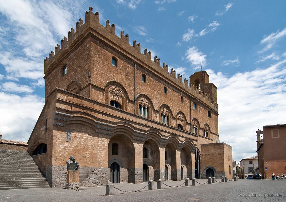 013-MSG_20120612131108__ND20963.jpg - Palazzo in Orvieto