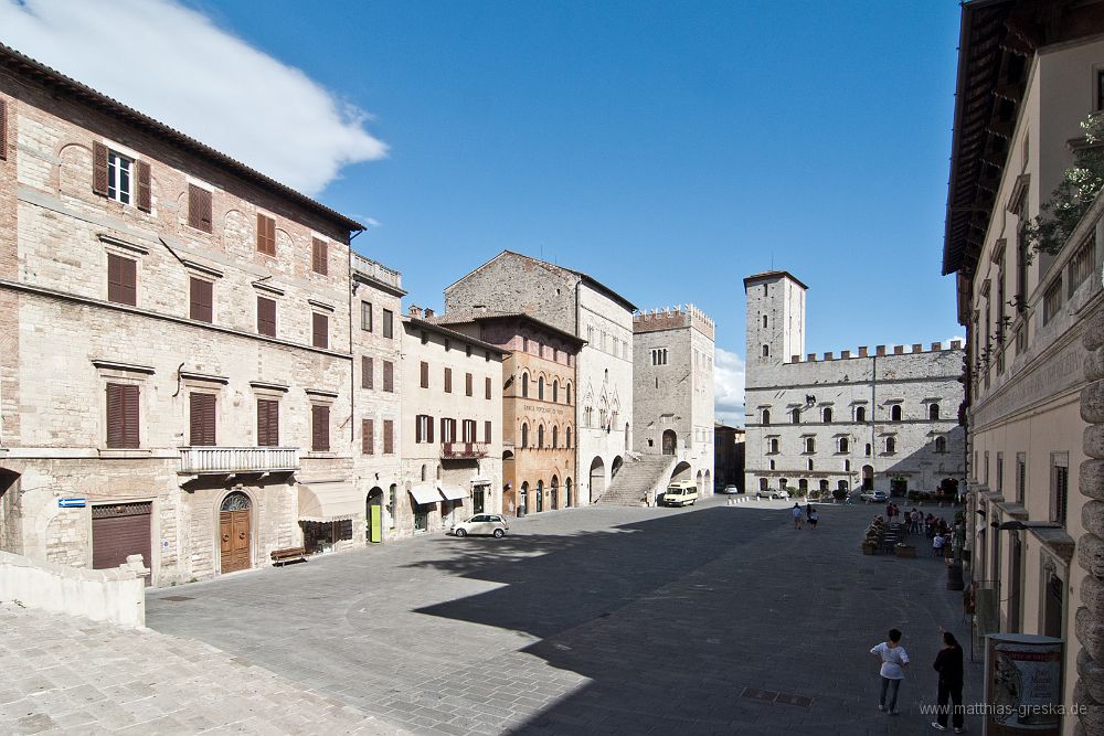016-MSG_20120612172007__ND21098.jpg - Hauptplatz in Todi