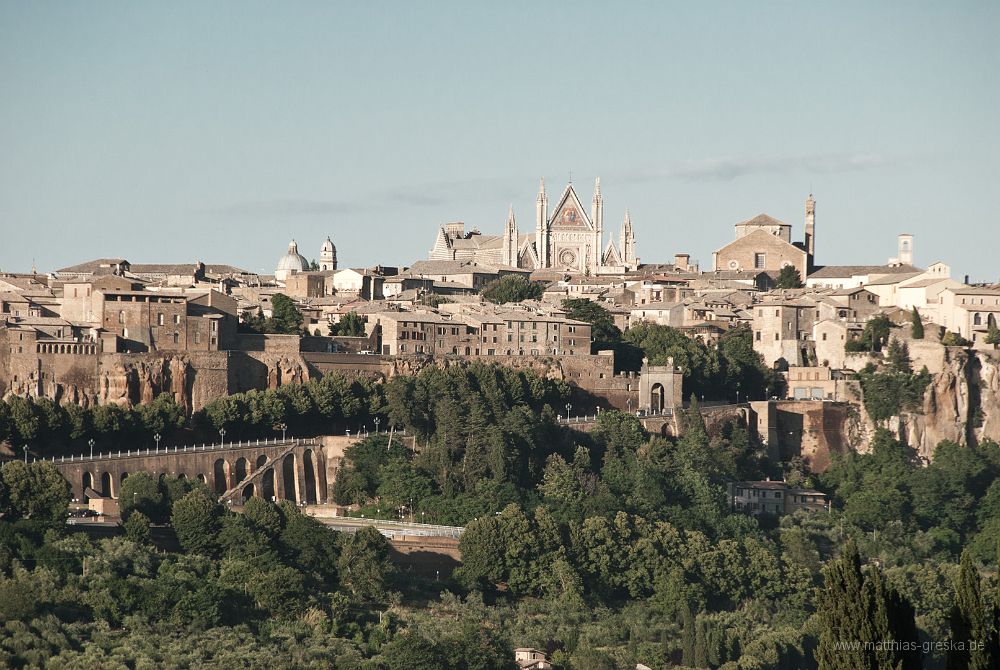 018-MSG_20120612193814__ND21156.jpg - Orvieto aus Distanz gesehen