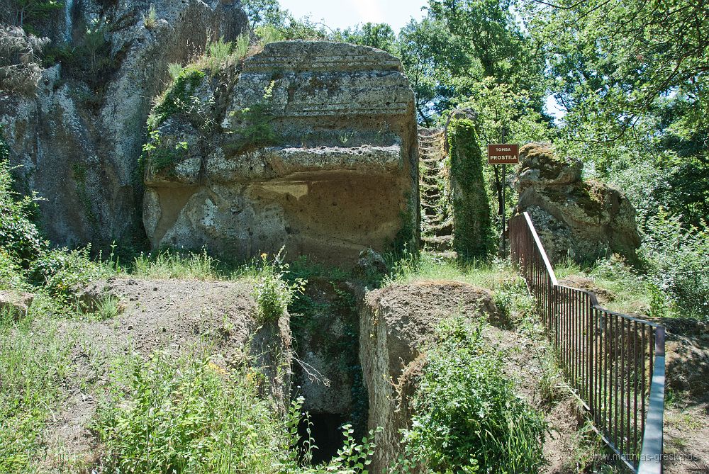 023-MSG_20120614110951__ND21376.jpg - Etrusker Nekropole bei Norchia