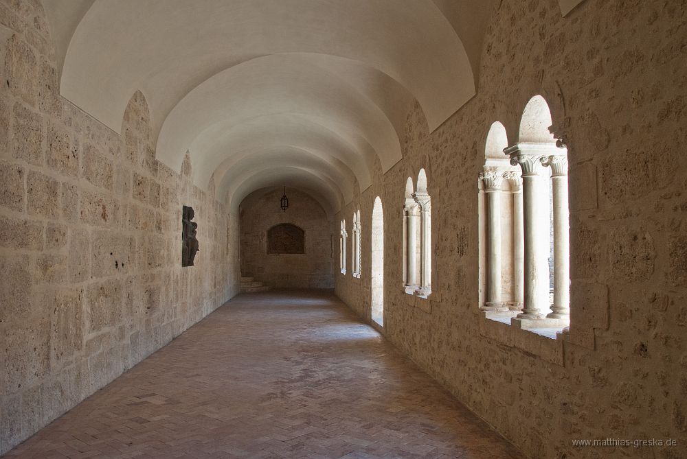 038-MSG_20120622113759__ND21925.jpg - Kreuzgang in Casamari