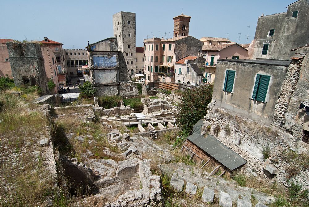 045-MSG_20120621111233__ND21858.jpg - Terracina - Altstadt