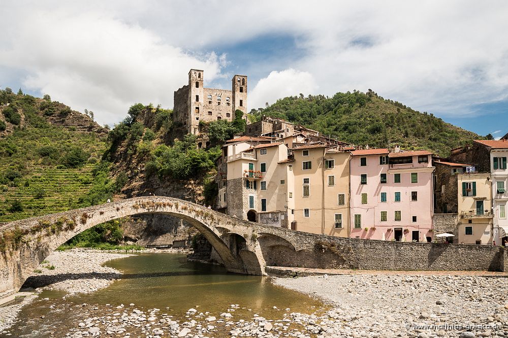 07072-MSG_20140625151311_ND8_7919.JPG - Dolceaqua mit Burg und Brücke